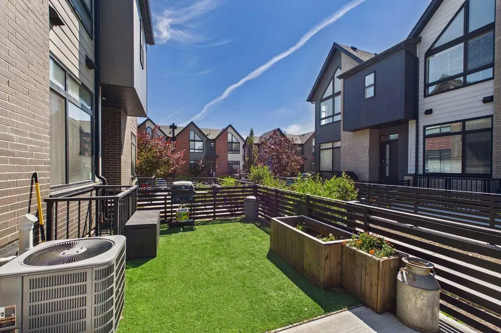 906 Sage Meadows Gardens NW Calgary AB T3P 1K3