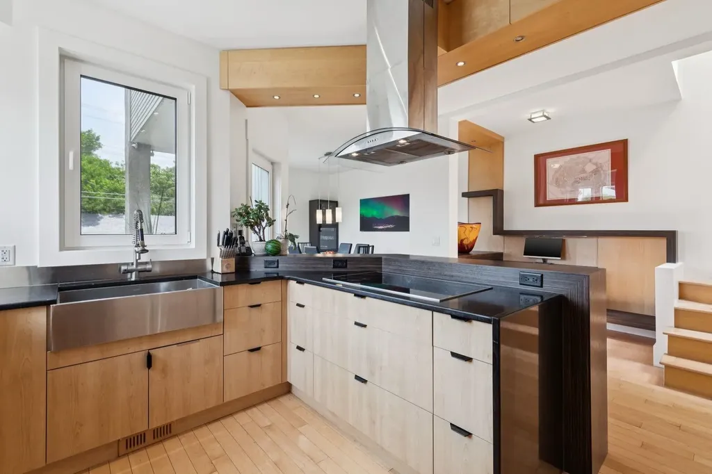 2344 Broadview Road NW Calgary AB T2N 3J4