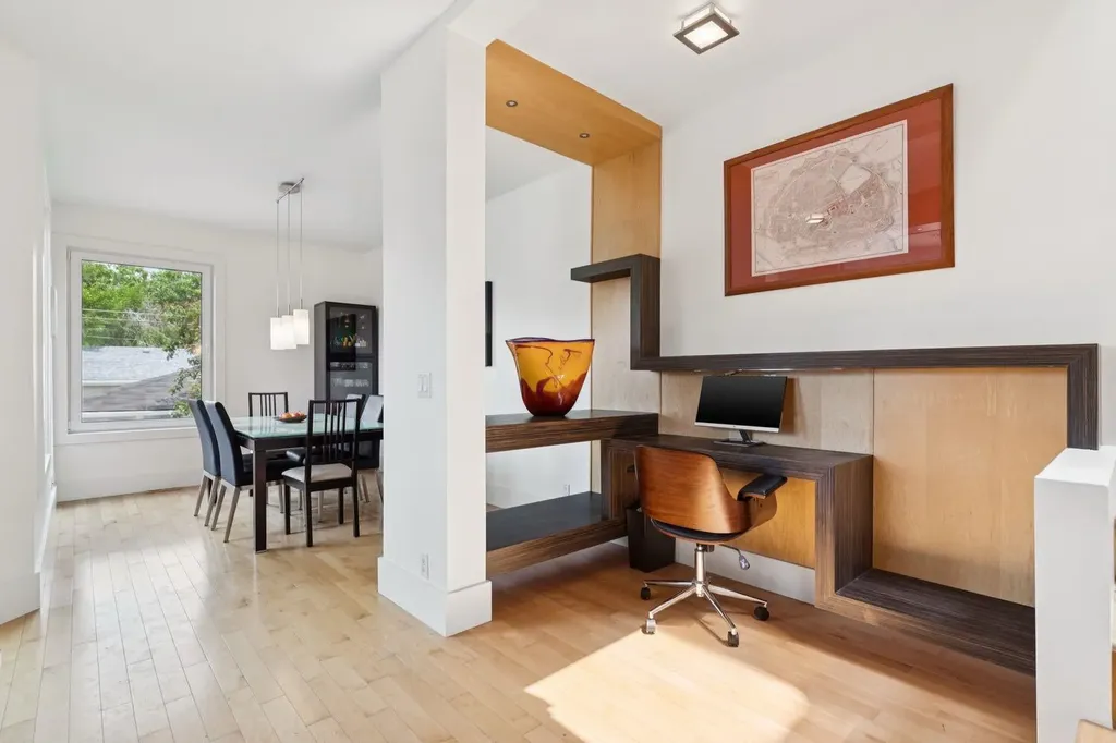2344 Broadview Road NW Calgary AB T2N 3J4