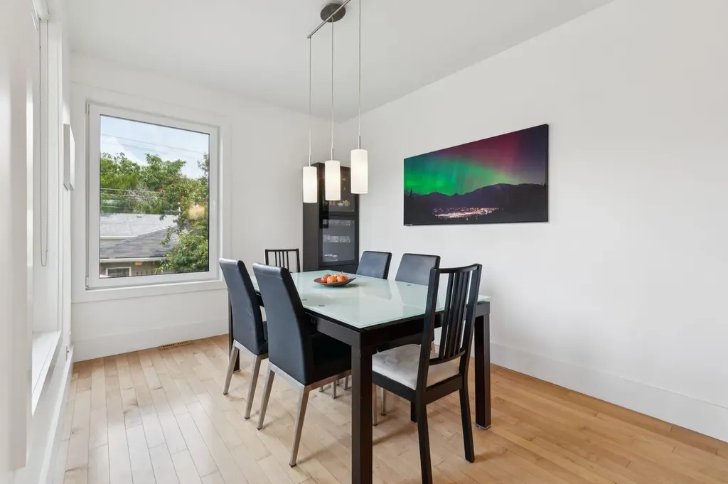 2344 Broadview Road NW Calgary AB T2N 3J4