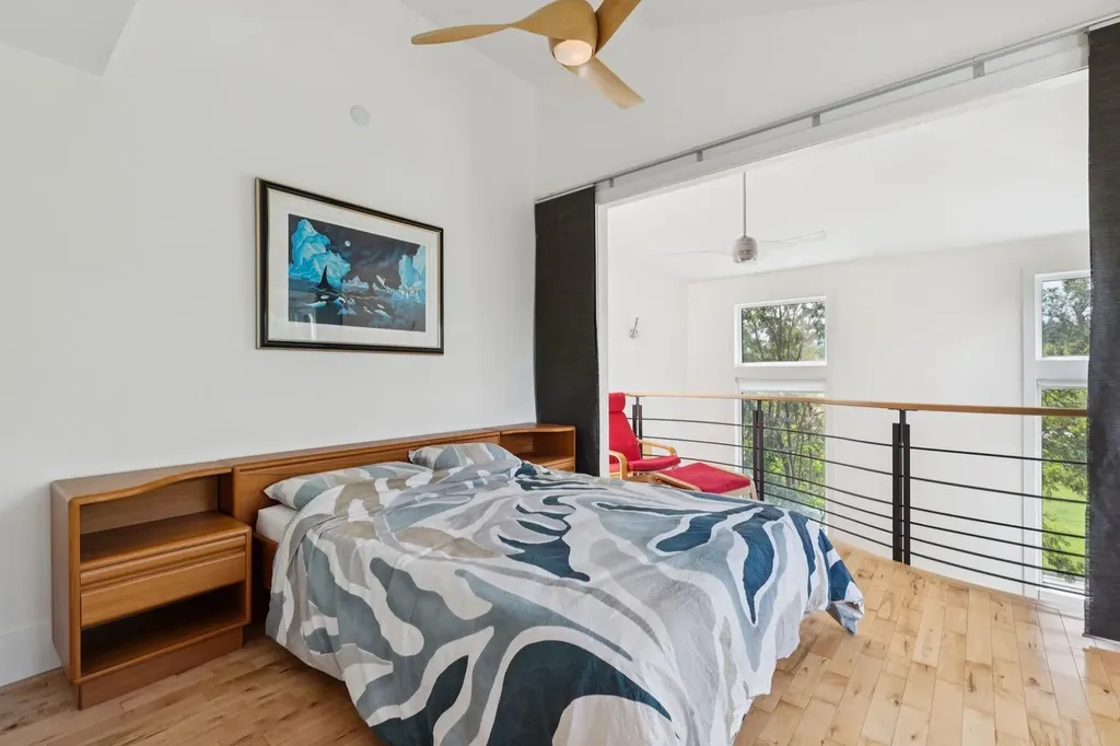 2344 Broadview Road NW Calgary AB T2N 3J4