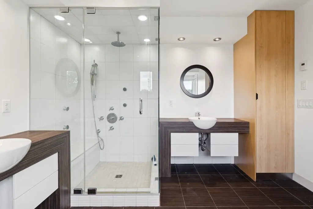 2344 Broadview Road NW Calgary AB T2N 3J4