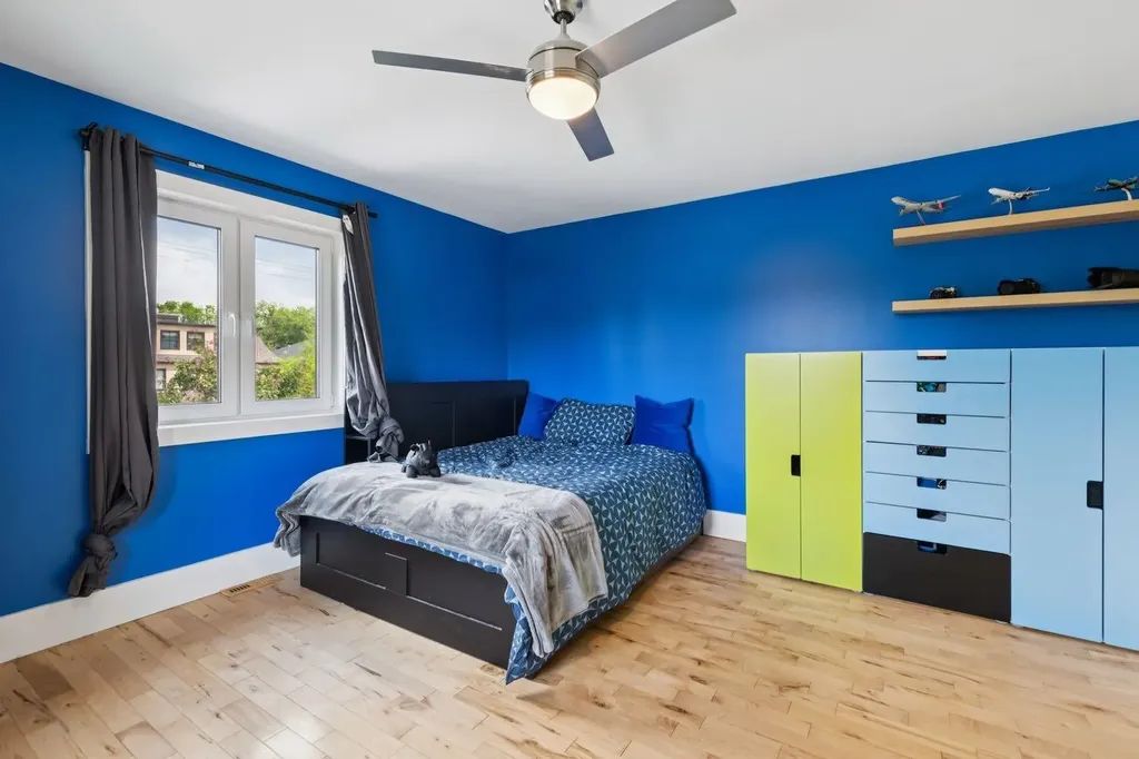 2344 Broadview Road NW Calgary AB T2N 3J4