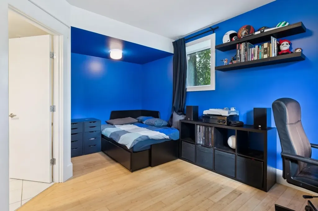 2344 Broadview Road NW Calgary AB T2N 3J4
