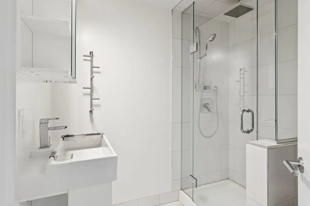 2344 Broadview Road NW Calgary AB T2N 3J4