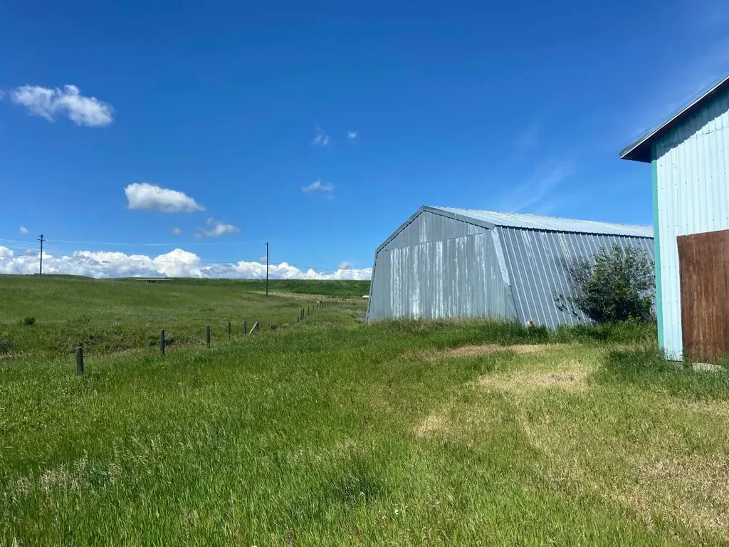 1040 Beaver Drive Pincher Creek AB T0K 1W0