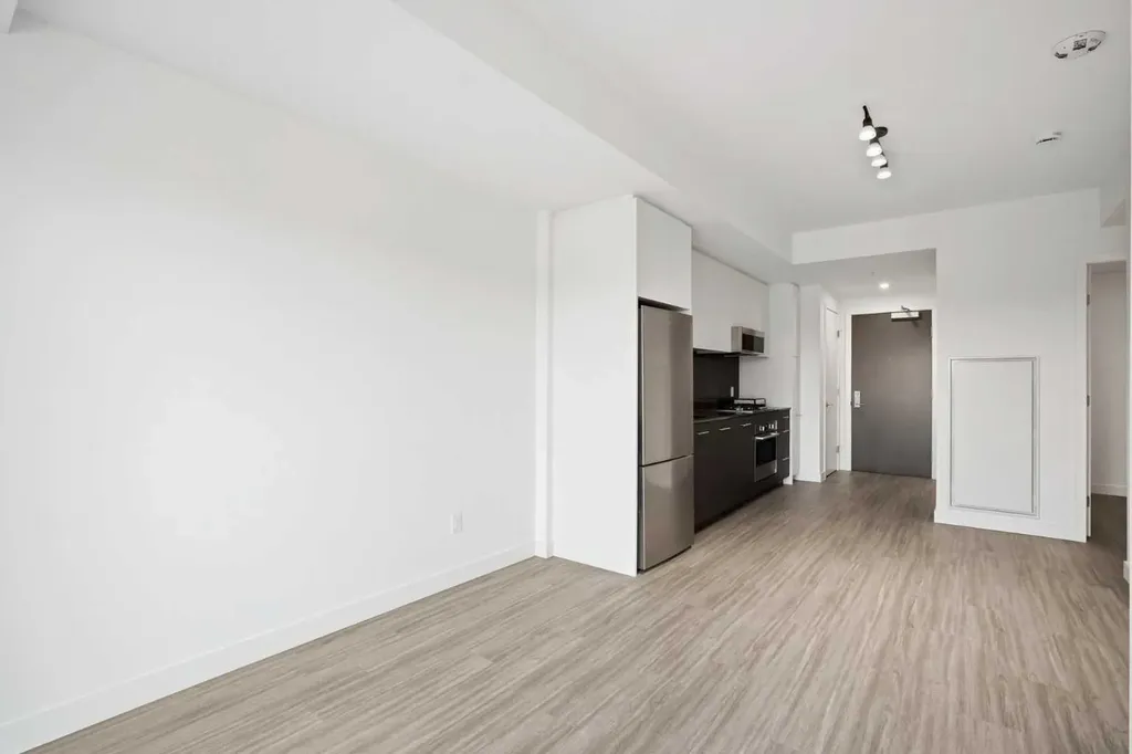 730 2 Avenue SW Calgary AB T2P 1R8