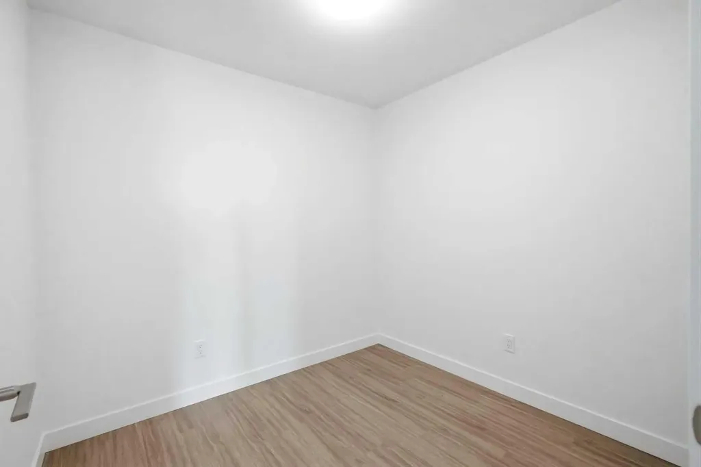 730 2 Avenue SW Calgary AB T2P 1R8