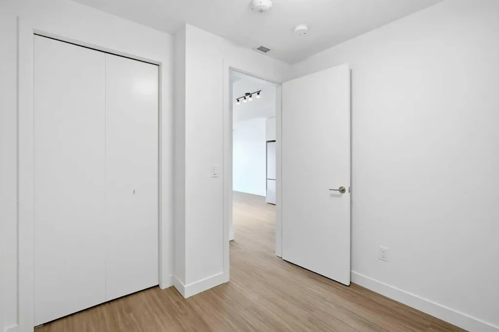 730 2 Avenue SW Calgary AB T2P 1R8