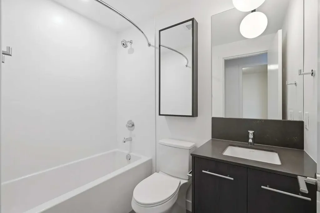 730 2 Avenue SW Calgary AB T2P 1R8