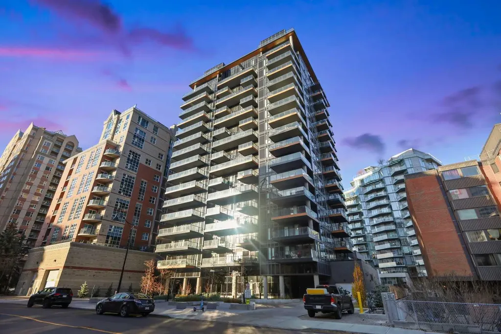 730 2 Avenue SW Calgary AB T2P 1R8