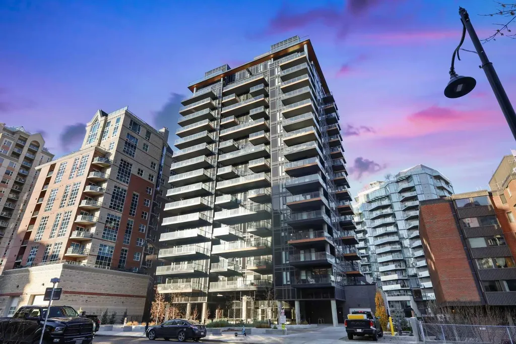 730 2 Avenue SW Calgary AB T2P 1R8