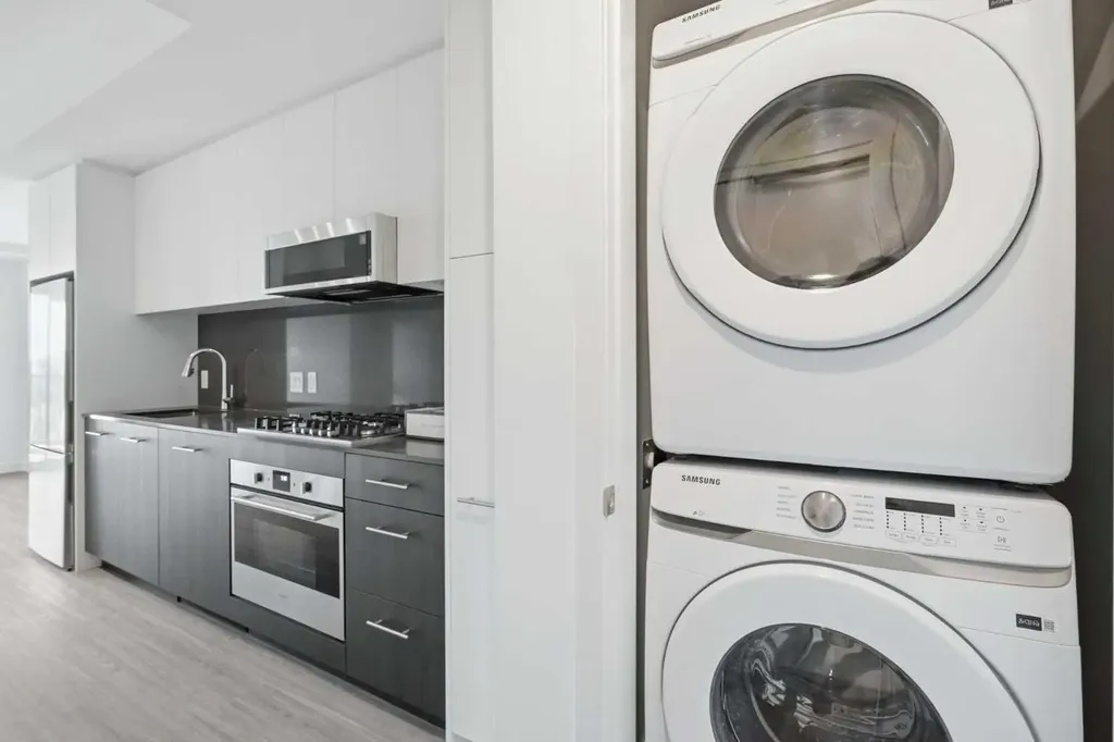 730 2 Avenue SW Calgary AB T2P 1R8