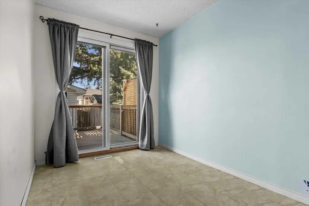 96 Jensen Crescent NE Airdrie AB T4B 1N8