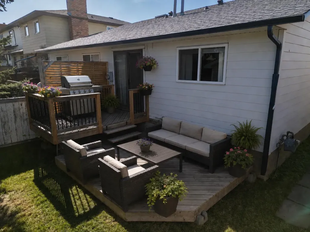 96 Jensen Crescent NE Airdrie AB T4B 1N8