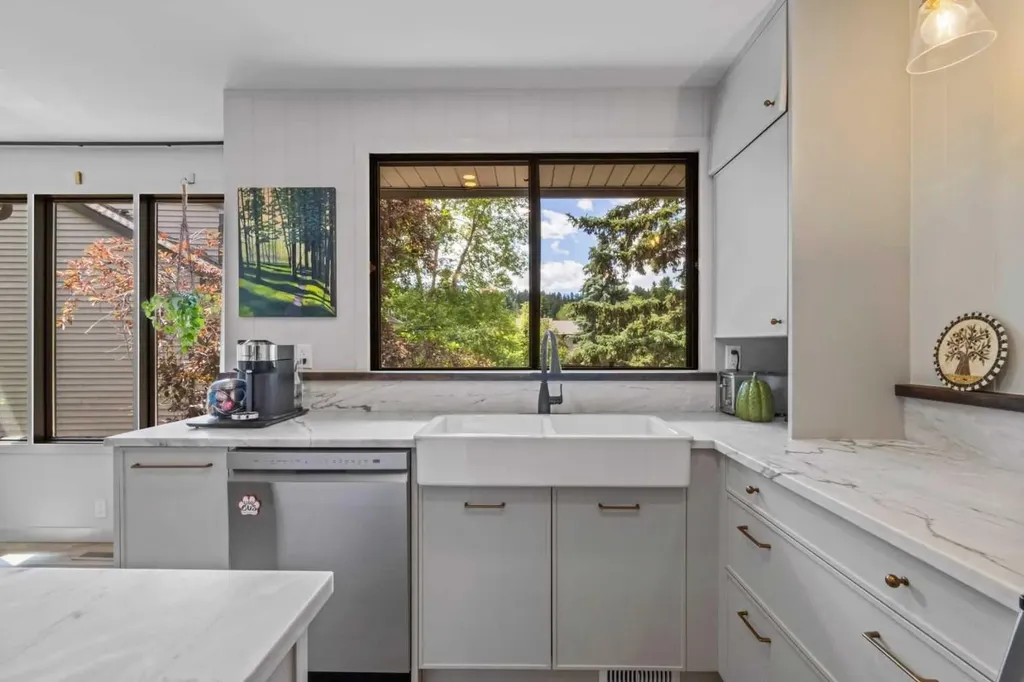 140 Point Drive NW Calgary AB T3B 4W3