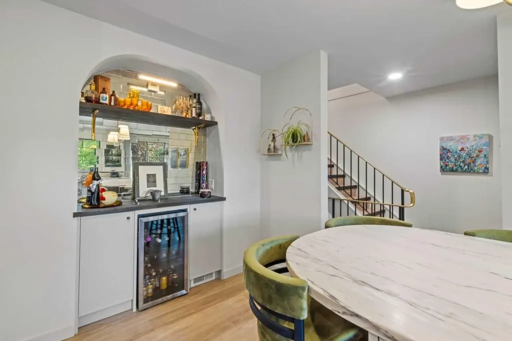 140 Point Drive NW Calgary AB T3B 4W3