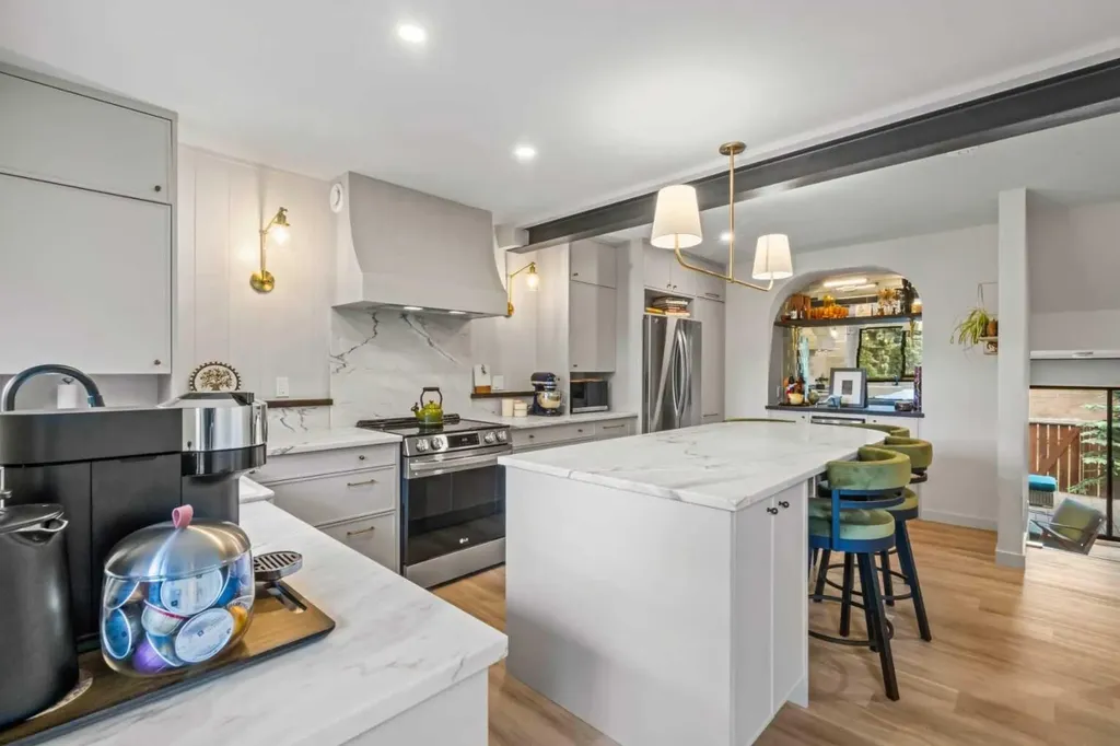 140 Point Drive NW Calgary AB T3B 4W3