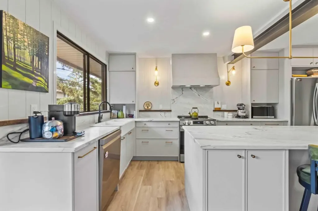 140 Point Drive NW Calgary AB T3B 4W3
