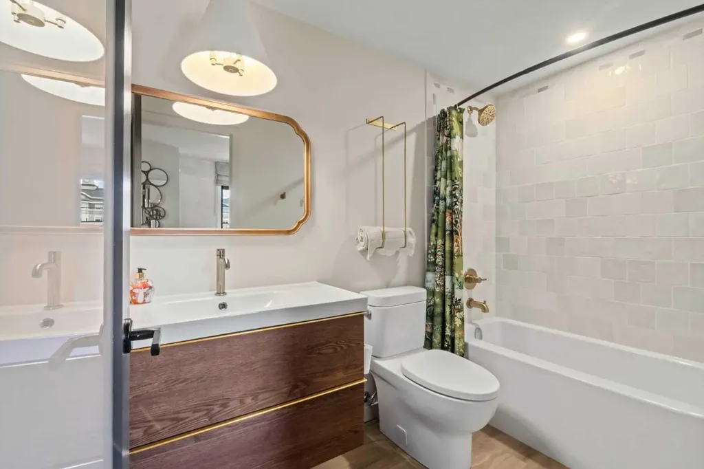 140 Point Drive NW Calgary AB T3B 4W3
