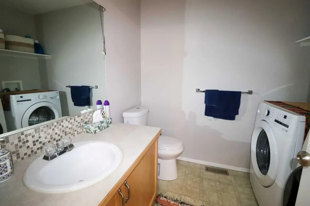305 Addington Drive Red Deer AB T4R 3H7