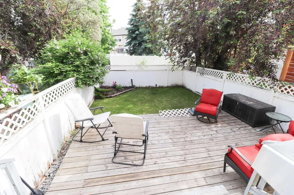 305 Addington Drive Red Deer AB T4R 3H7