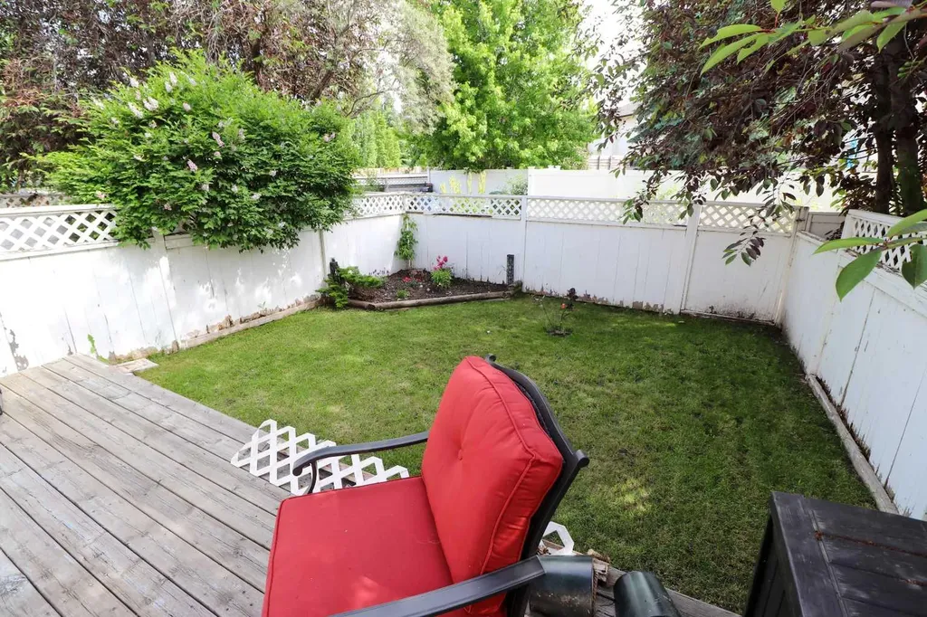 305 Addington Drive Red Deer AB T4R 3H7