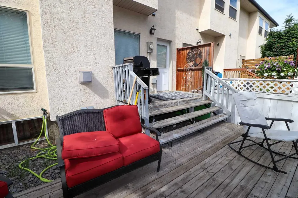 305 Addington Drive Red Deer AB T4R 3H7
