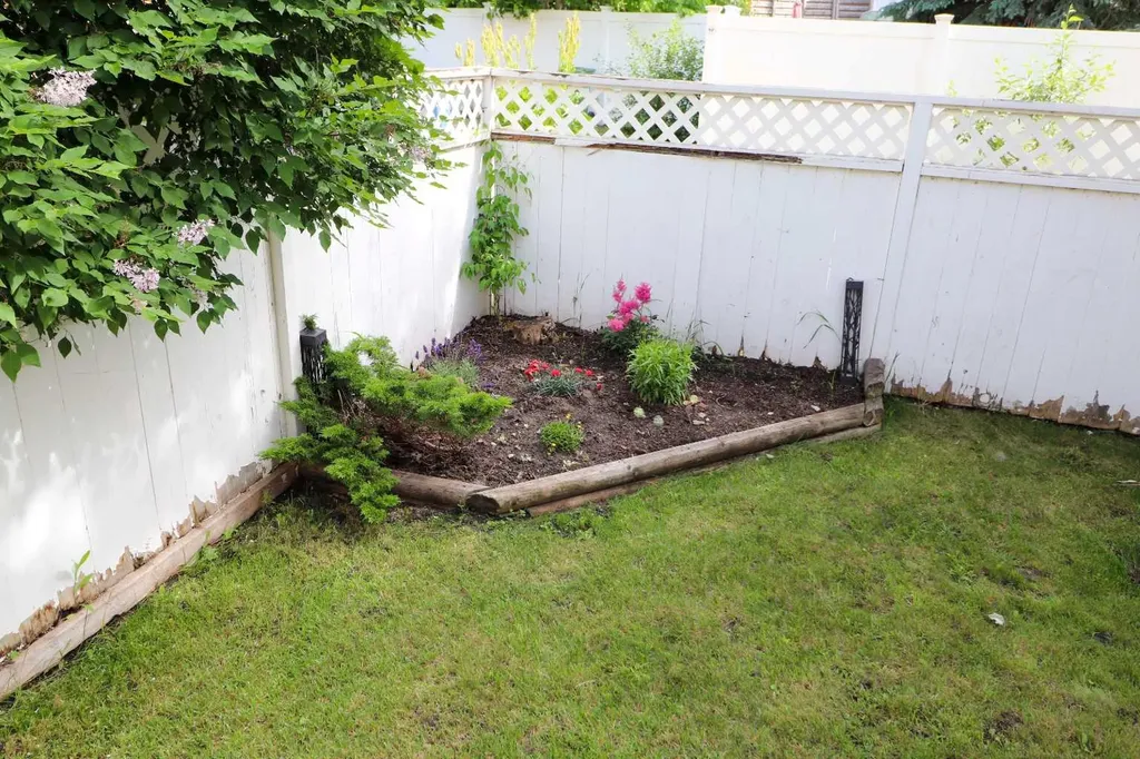 305 Addington Drive Red Deer AB T4R 3H7