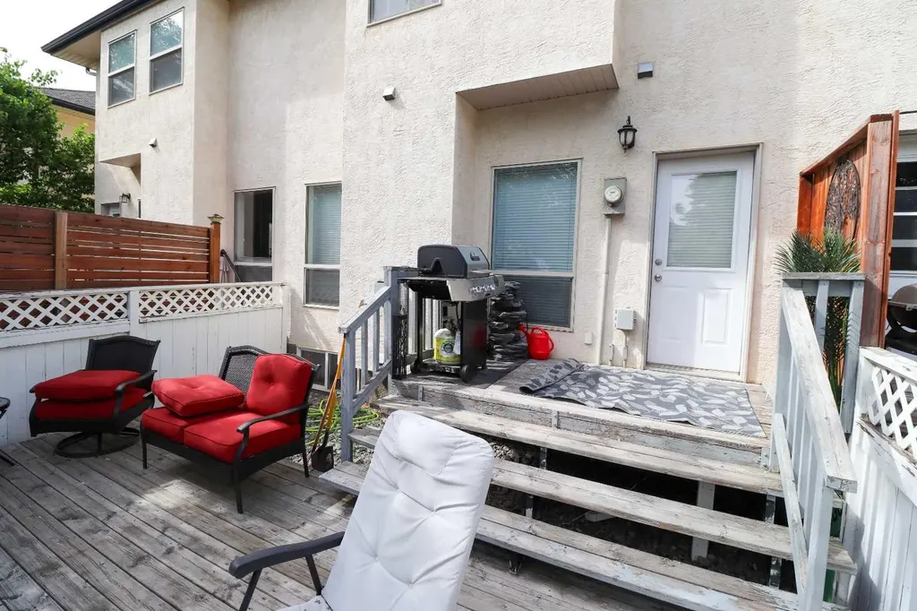 305 Addington Drive Red Deer AB T4R 3H7