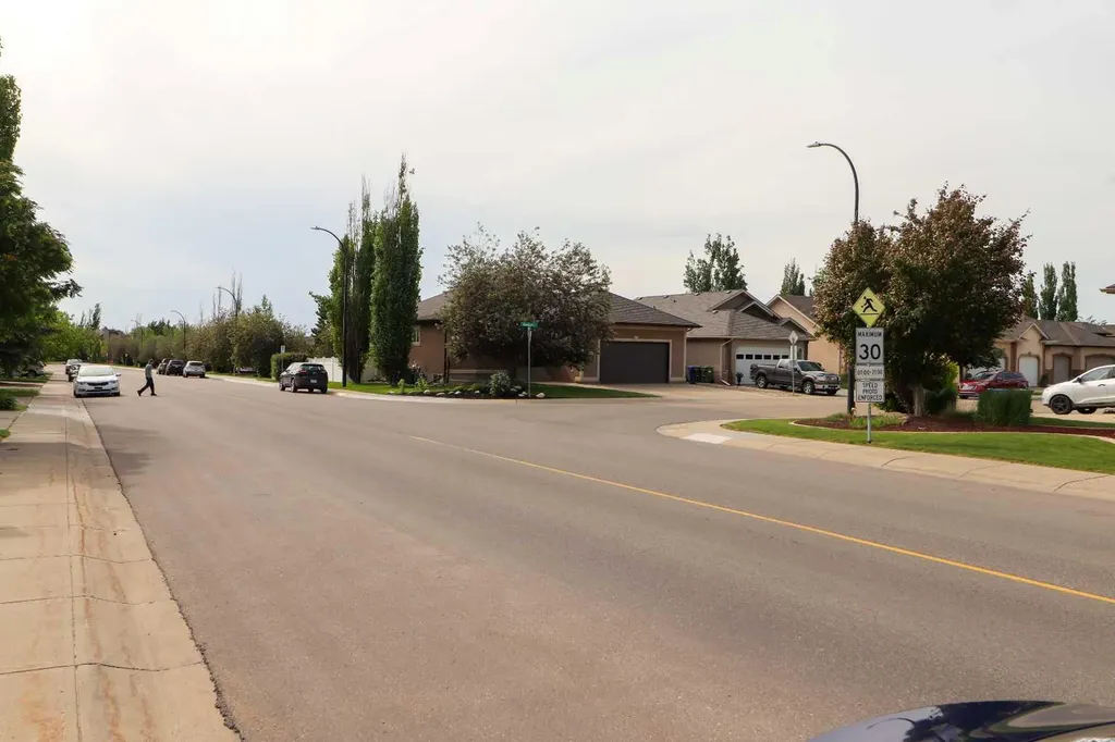 305 Addington Drive Red Deer AB T4R 3H7