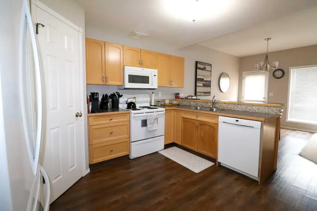 305 Addington Drive Red Deer AB T4R 3H7