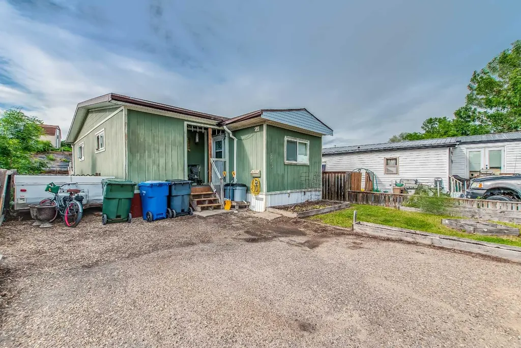 223 Fairchild Street SW Medicine Hat AB T1A7Z6