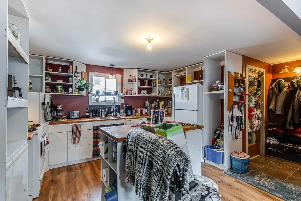 223 Fairchild Street SW Medicine Hat AB T1A7Z6