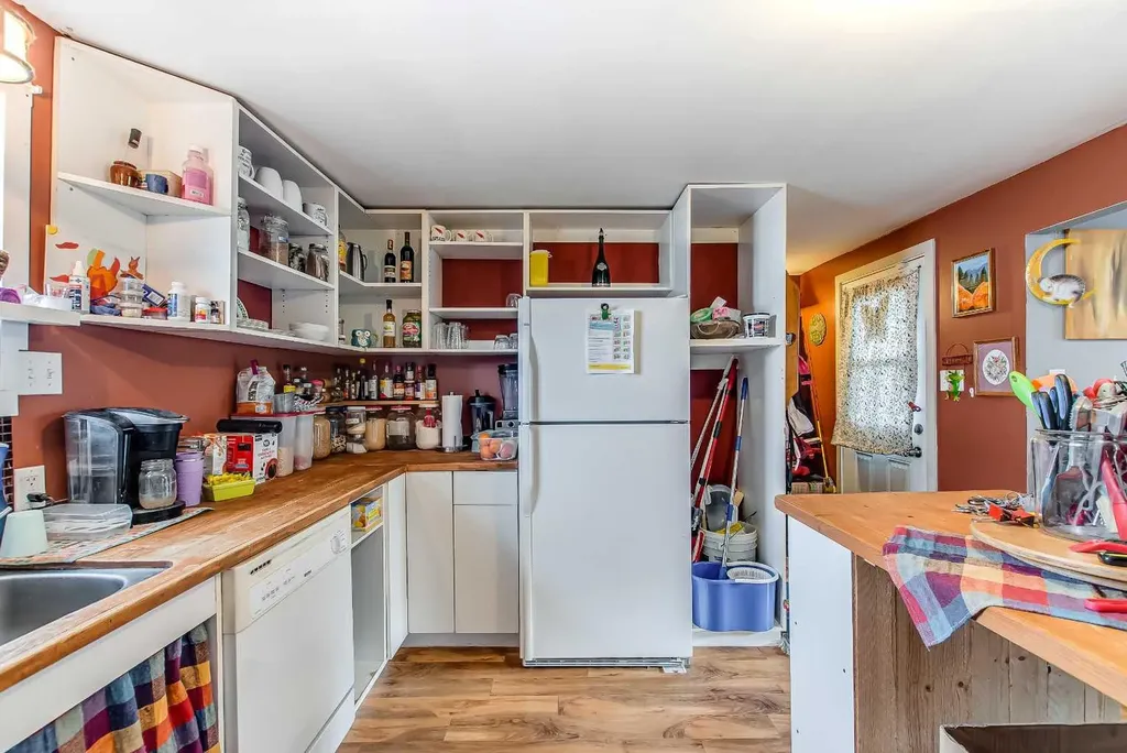 223 Fairchild Street SW Medicine Hat AB T1A7Z6