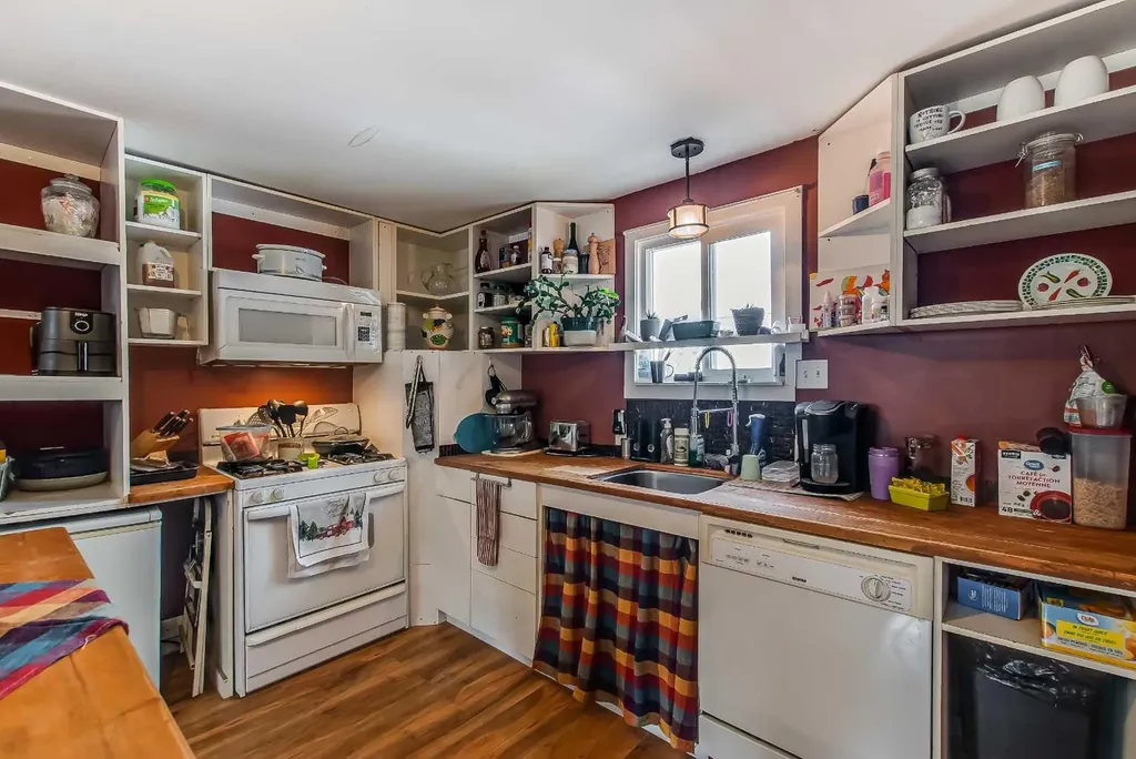 223 Fairchild Street SW Medicine Hat AB T1A7Z6
