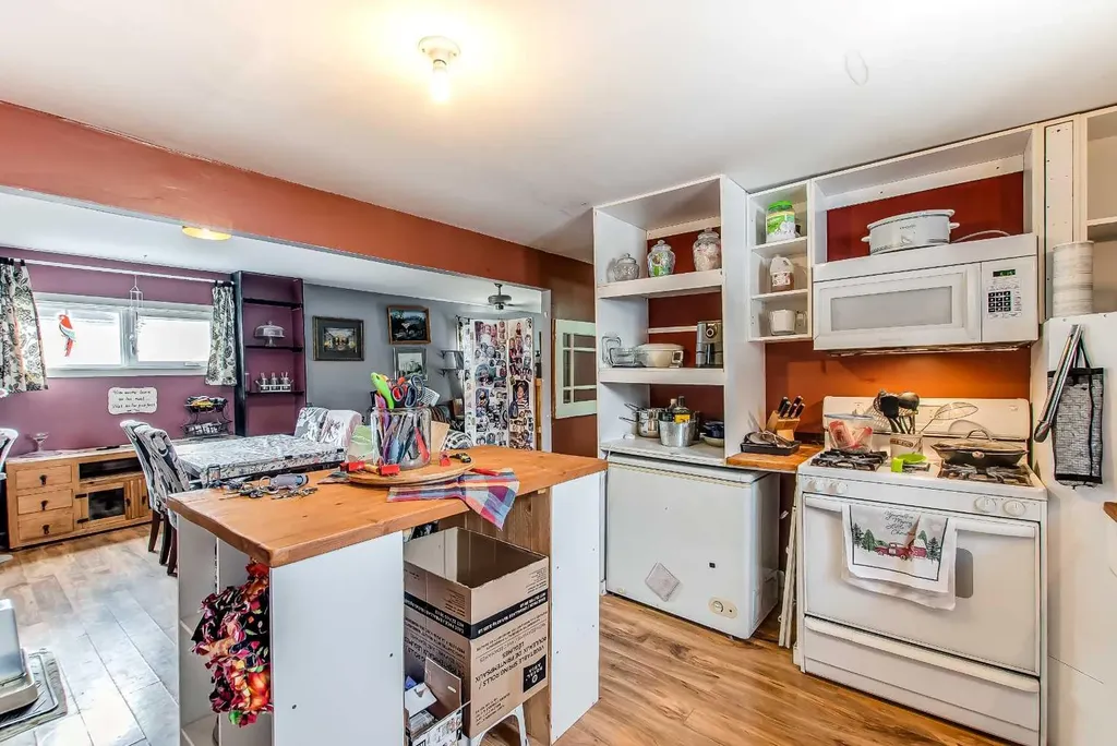 223 Fairchild Street SW Medicine Hat AB T1A7Z6