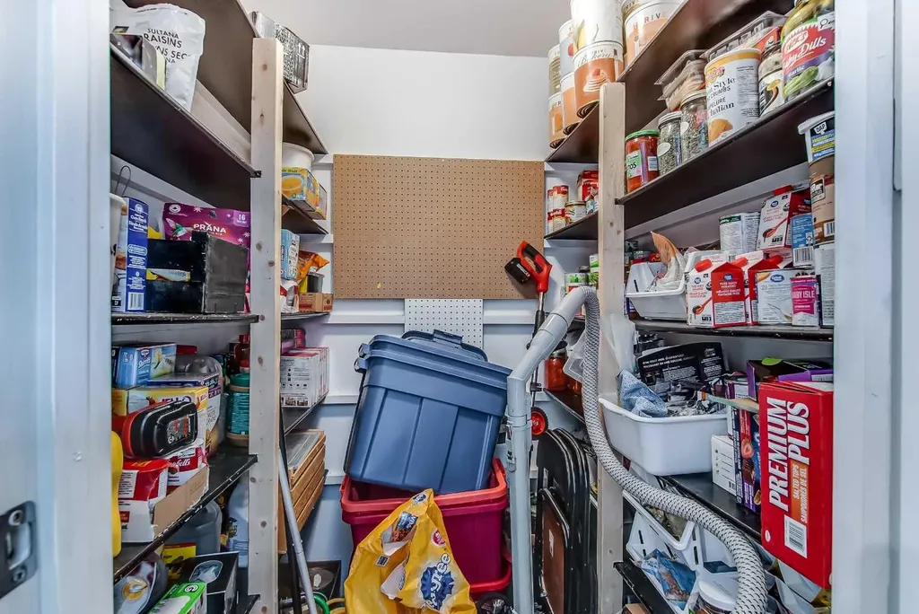 223 Fairchild Street SW Medicine Hat AB T1A7Z6