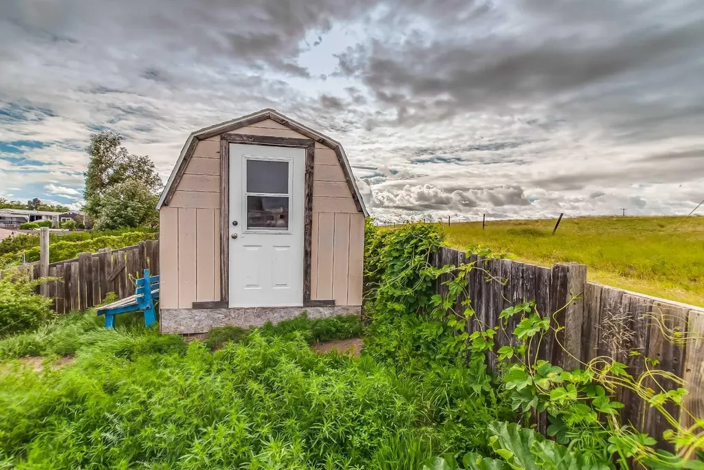 223 Fairchild Street SW Medicine Hat AB T1A7Z6