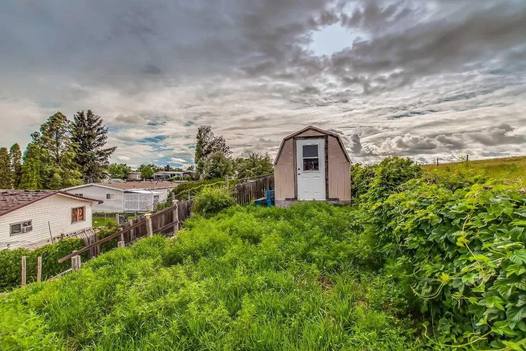 223 Fairchild Street SW Medicine Hat AB T1A7Z6