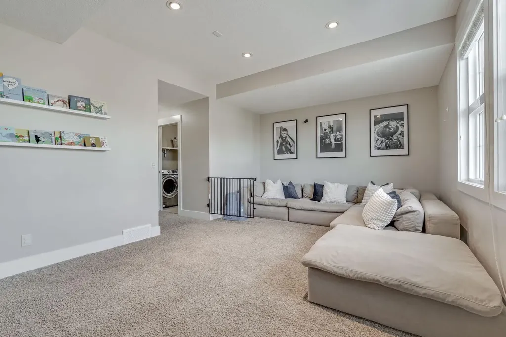 198 Mahogany Passage SE Calgary AB T3M 2J7