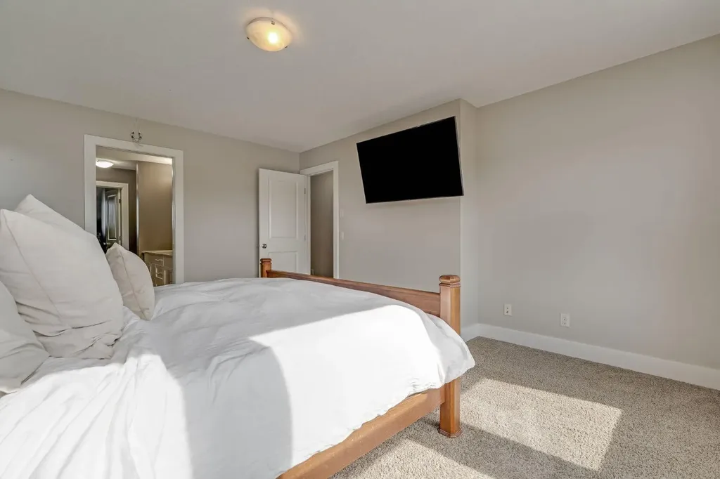 198 Mahogany Passage SE Calgary AB T3M 2J7