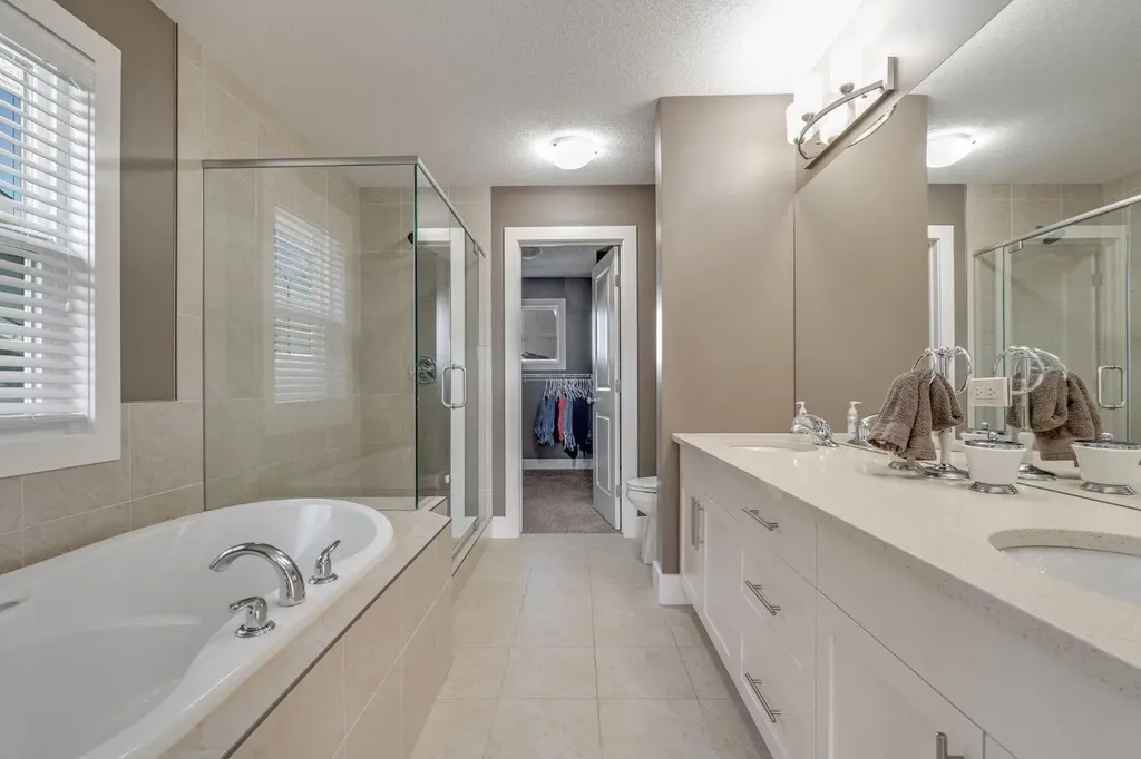 198 Mahogany Passage SE Calgary AB T3M 2J7