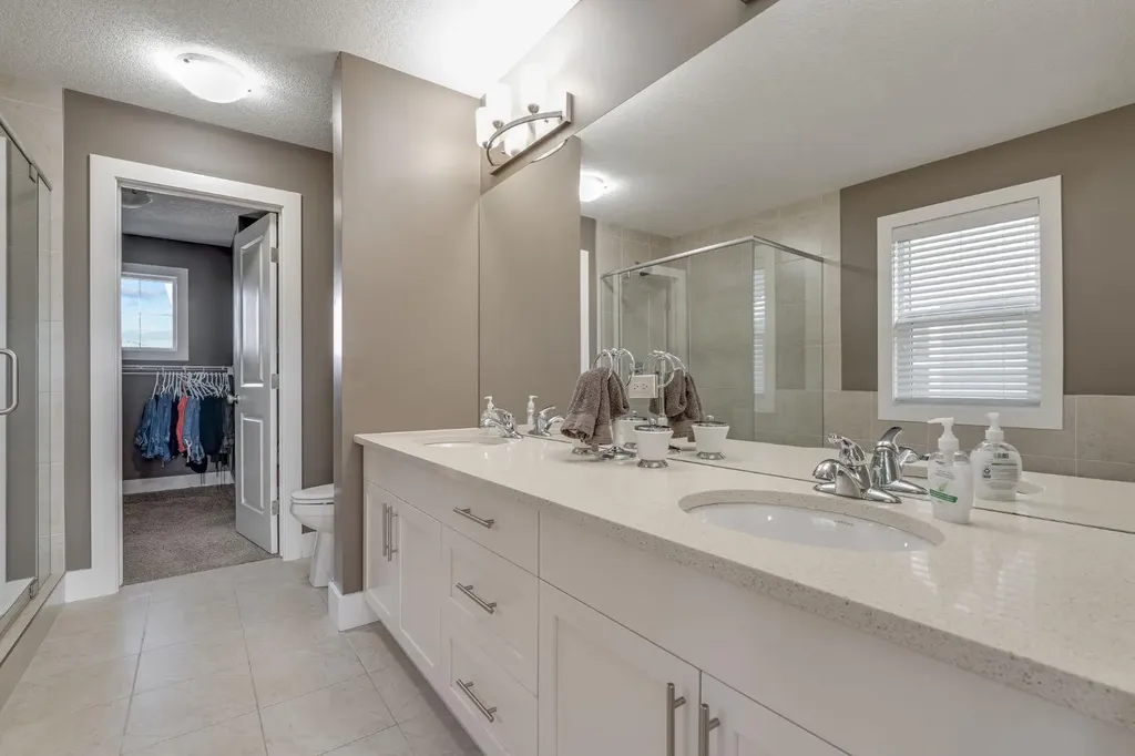 198 Mahogany Passage SE Calgary AB T3M 2J7