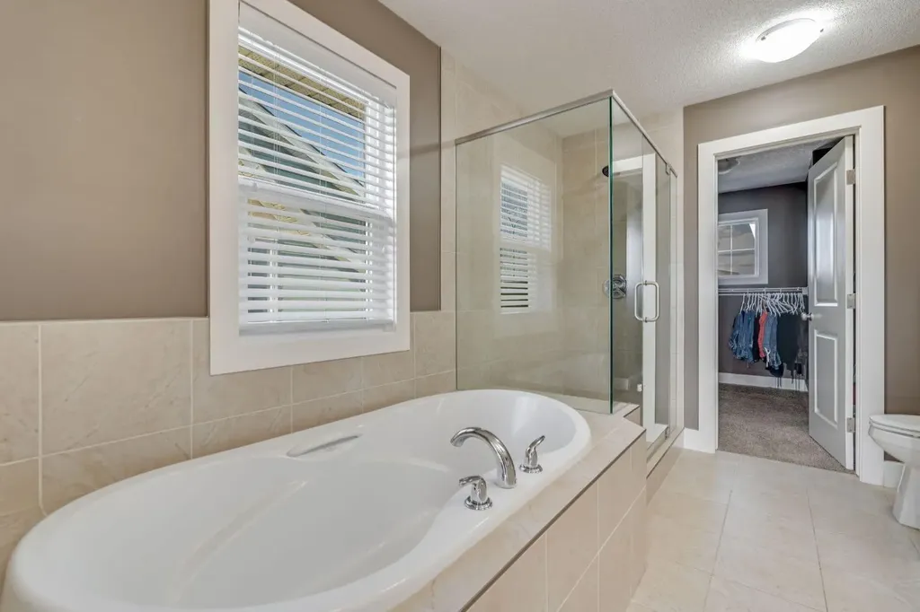 198 Mahogany Passage SE Calgary AB T3M 2J7