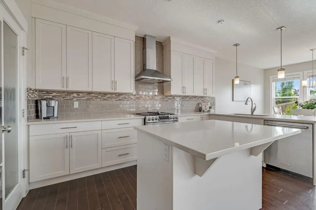 198 Mahogany Passage SE Calgary AB T3M 2J7