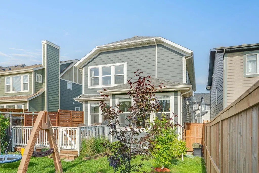 198 Mahogany Passage SE Calgary AB T3M 2J7