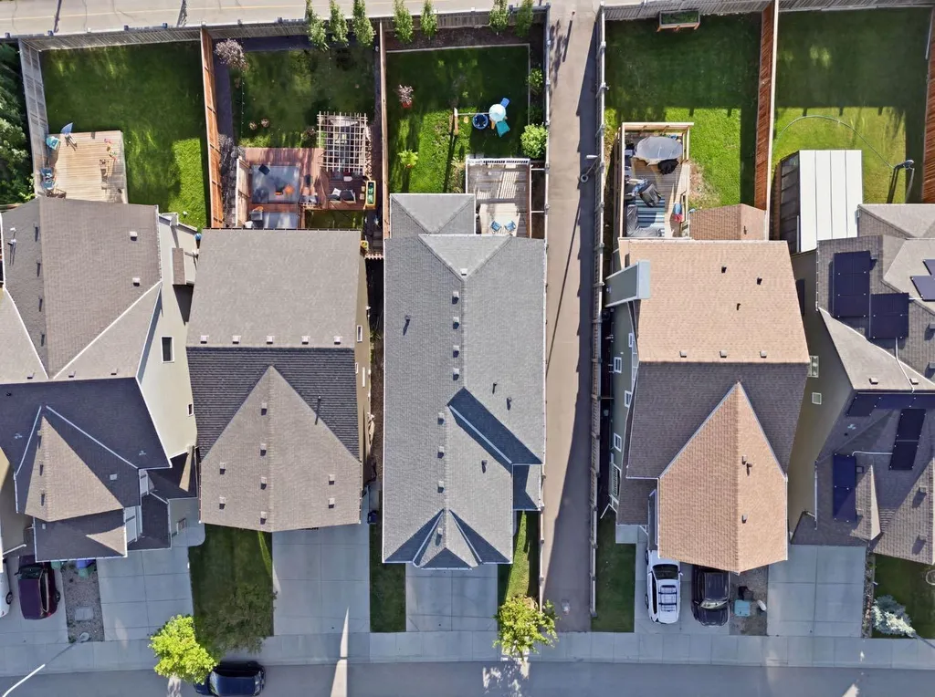 198 Mahogany Passage SE Calgary AB T3M 2J7