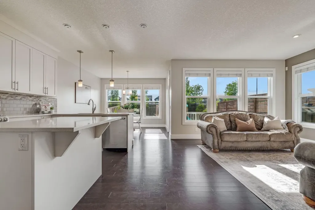 198 Mahogany Passage SE Calgary AB T3M 2J7