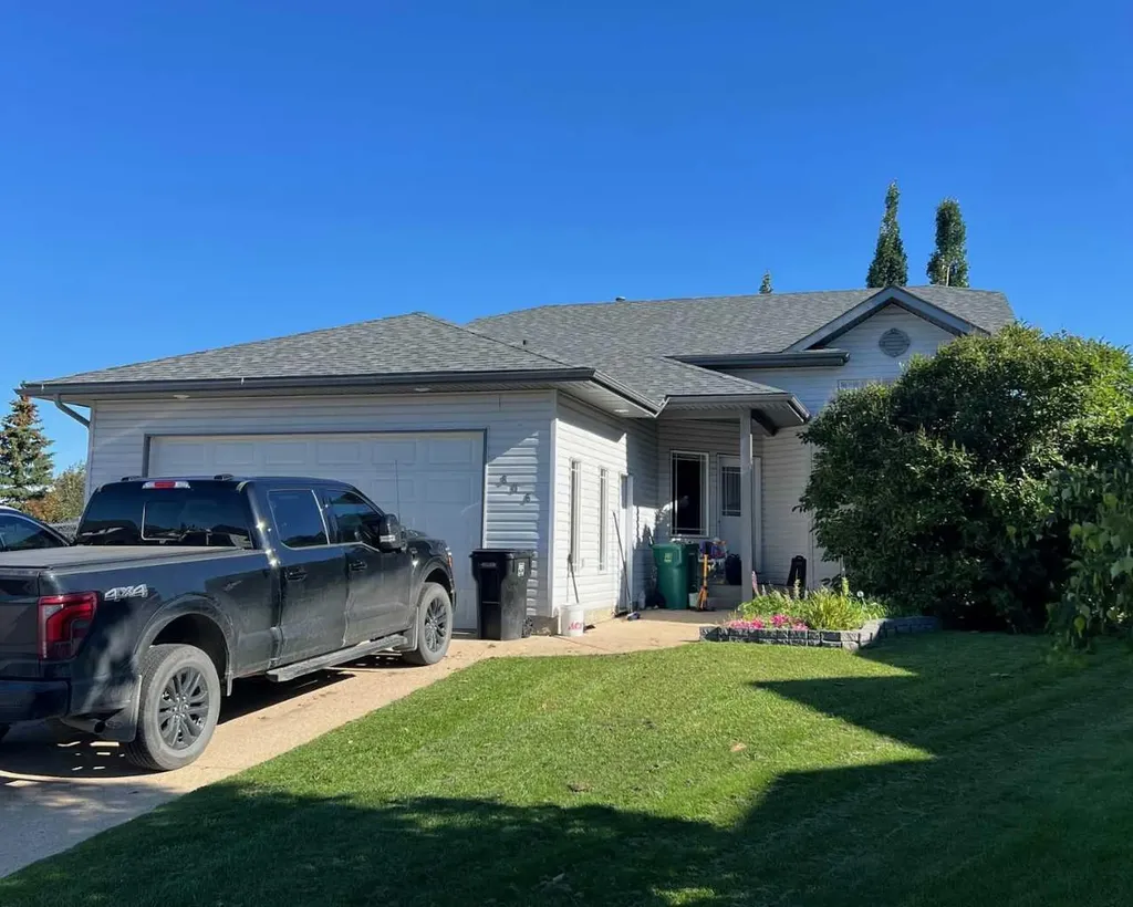 806 Cherry Crescent Beaverlodge AB T0H 0C0